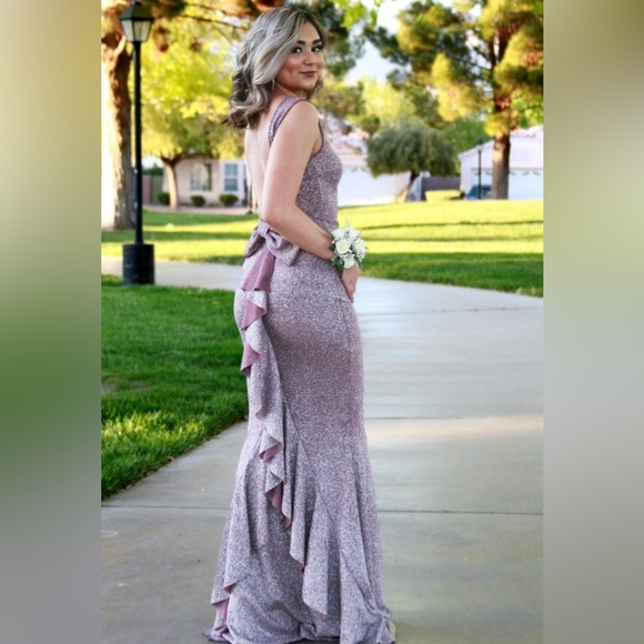 Windsor Prom Dress - Picture 4 of 6